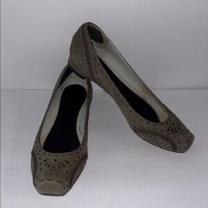 Biviel by Anthropology Chic Brown Bronze Flat Toe Low Heel Loafers Women’s Sz 40